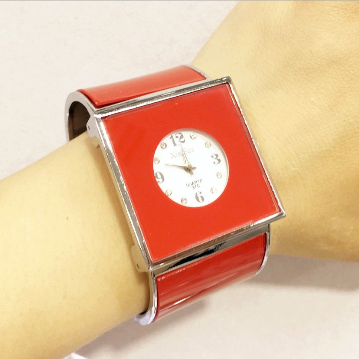 Orologio al quarzo da donna con quadrante grande e quadrante quadrato