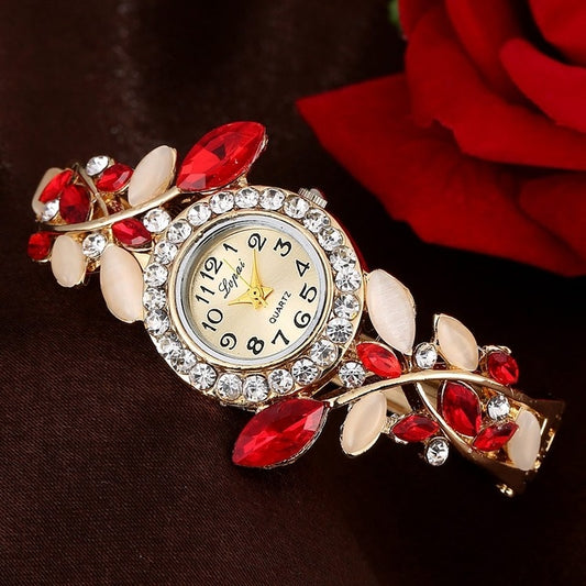 Orologio da donna al quarzo con bracciale a petali di diamanti e quadrante rotondo retrò